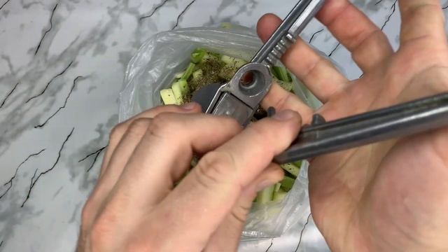 КАБАЧКИ ЗА 15 МИНУТ! Экспресс рецепт малосольных, маринованных кабачков.