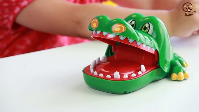 Открываем и играем в настольную игру Крокодил. Манкиту смотреть онлайн