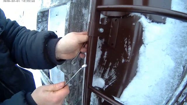 Установка лестницы на кровлю из металлочерепицы. смотреть онлайн