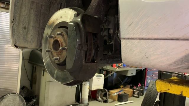 How to change brakes on a 2007 Lexus GS 350. Brake Service. New Brake Pads And Rotors смотреть онлайн