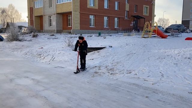 Самокат на лыжах трюки2 смотреть онлайн