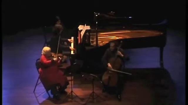 L.V. BEETHOVEN : Archiduc Piano trio, n.7 op.97. Live recording. Finale. Dorogi Trio смотреть онлайн