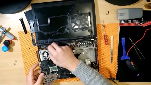 Разборка и чистка / замена термопасты /смазка кулера Lenovo ThinkPad X220 смотреть онлайн