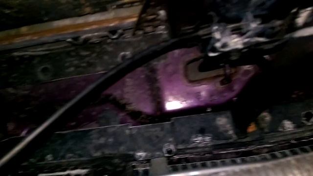 How to open hood when cable frozen - older GM products смотреть онлайн