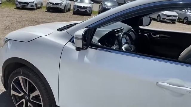 NISSAN QASHQAI '2015 смотреть онлайн