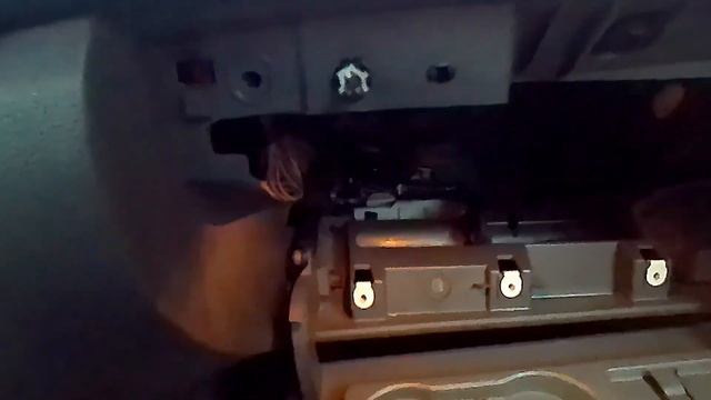 Замена лампочки в бардачке Форд Фокус 2 Рестайлинг смотреть онлайн
