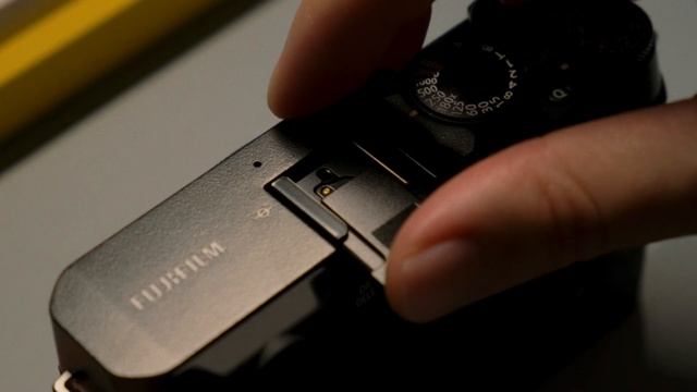 Unboxing: Fujifilm X-E4 (Sold my X100V for this) смотреть онлайн