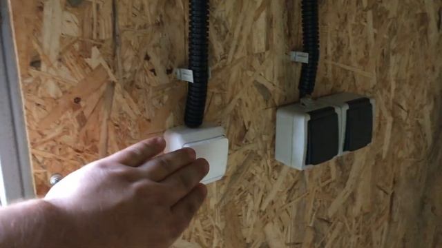 Свет в гараже или в сарае. Как провести свет в сарай или гараж своими руками? смотреть онлайн