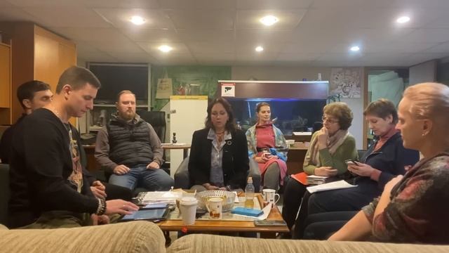 БЕЗ ПАСПОРТОВ ДЕТИ (СТАРШЕ 14 лет) ПОСЕЩАЮТ ШКОЛУ. Практический опыт Женщины Надежды. смотреть онлайн