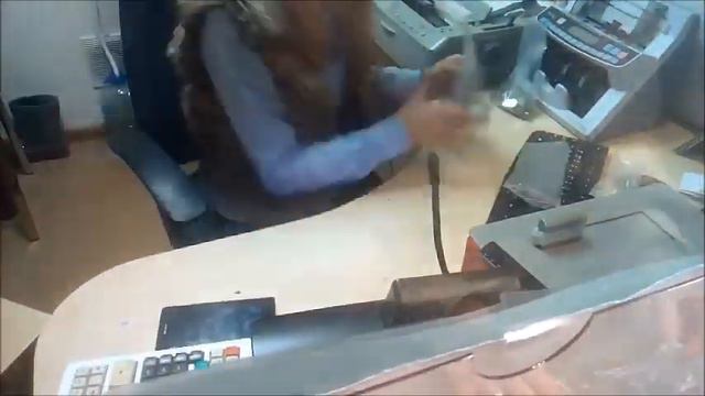 Обмен мелочи на валюту смотреть онлайн