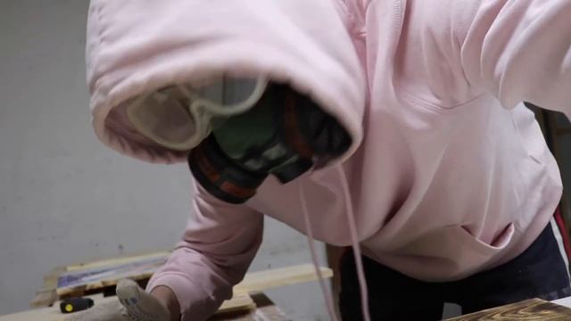 Доска Лофт своими руками. Как самому сделать амбарную доску? (браширование доски/ обжиг дерева) смотреть онлайн