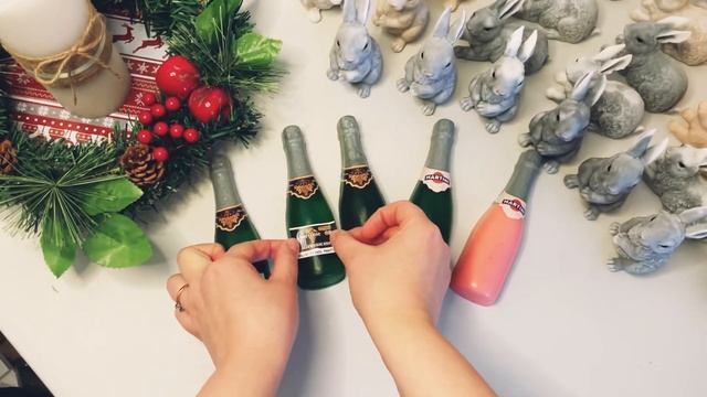 Собираю новогодние наборы и рисую глазки?Мыловарение ? Мыло из основы своими руками смотреть онлайн