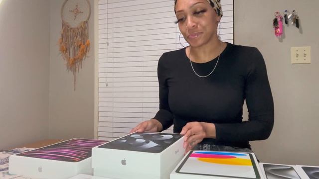 iPhone 15 PRO MAX White/Blue Titanium UNBOXING / iPad Trio + Apple Pencil смотреть онлайн
