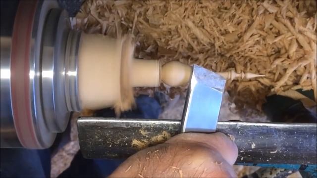 Hand woodturning a Oak clock Finial смотреть онлайн