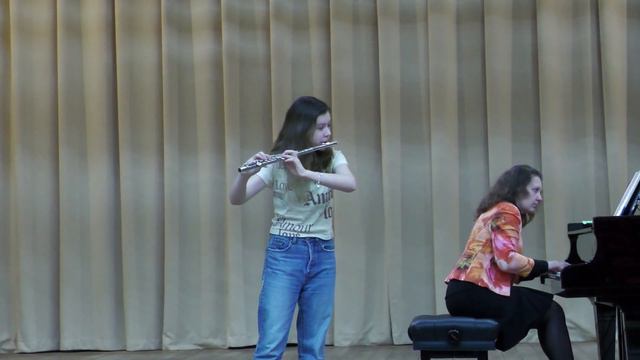 J. Rodrigo Fantasia para un gentilhombre for flute and piano, Part II - Maria Louisa Frolova 13 y.o смотреть онлайн