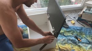 Как установить демпфер на петли (ставлю в навесной верхний шкафчик)