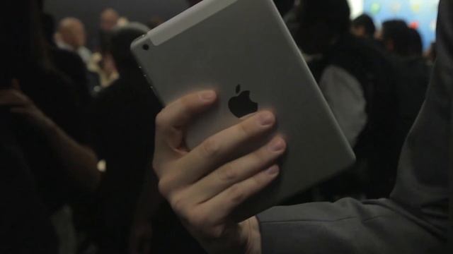 Apple iPad mini hands-on demo смотреть онлайн