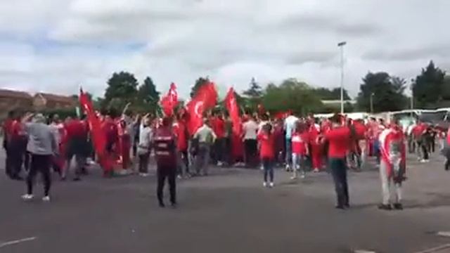 Турки объединяются перед последней битвой с Чехией смотреть онлайн