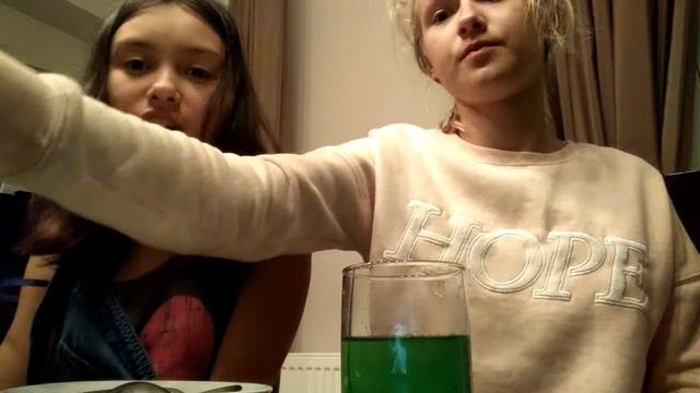 Этикет за столом????