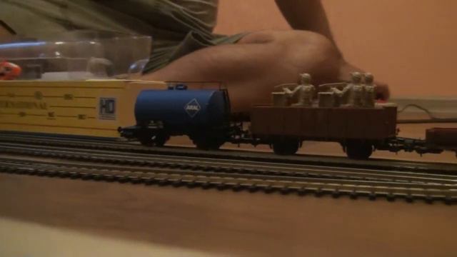 Playing PIKO H0 (1:87) railway models. смотреть онлайн