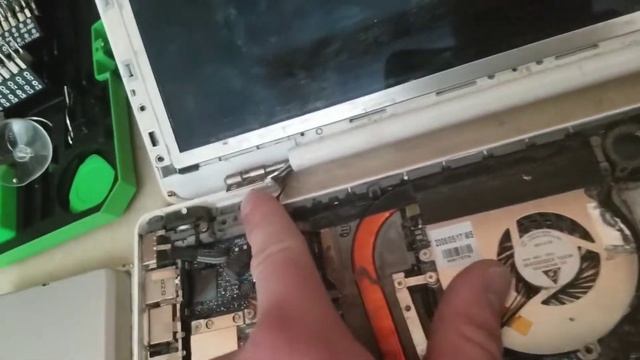 Apple 13" MacBook Removal Of Broken Monitor, can it be replaced? смотреть онлайн