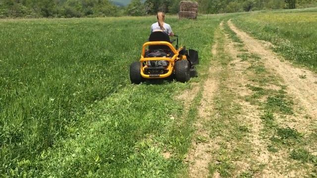 Cub Cadet Ultima ZT2 60" Cutting grass on the farm! смотреть онлайн