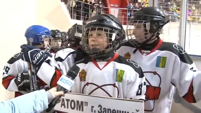 В Заречном проходит детский турнир по хоккею смотреть онлайн