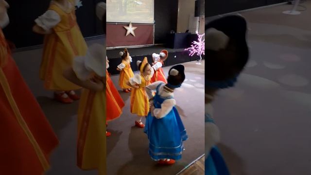 ПОДАЙ БАЛАЛАЙКУ! ХОРЕОГРАФИЧЕСКИЙ КОЛЛЕКТИВ КАРУСЕЛЬ! смотреть онлайн