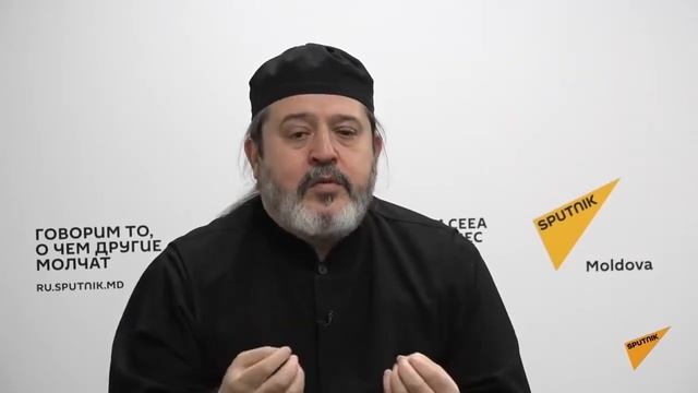 Священнослужитель - о тайне Рождества, кишиневских елках и символах праздника. 25.12.2021 смотреть онлайн