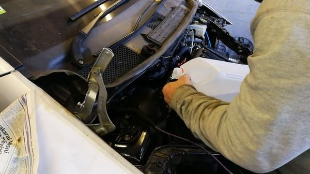 Снятие и установка двигателя Mersedes A класса w169 2.0 CDI (16) смотреть онлайн