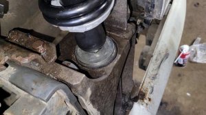 DAF 105 замена передних амортизаторов кабины