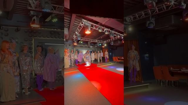 День рождения у LEOMAR PRODUCTION. Показ коллекции Ирина Шевцова и Светлана Ванькова смотреть онлайн