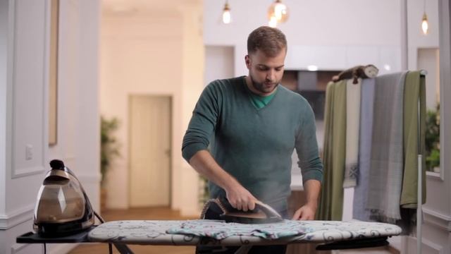 Hogyan vasalj ki gyorsan és egyszerűen egy nyomott mintás pólót? | Philips Magyarország смотреть онлайн