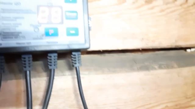 Попытка сэкономить в межсезонье с котлом Неделька Ко-60 на дровах смотреть онлайн