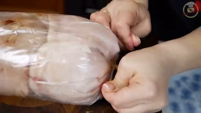 Рулет из рульки! Бюджетное Новогоднее блюдо, Цыганка готовит. смотреть онлайн