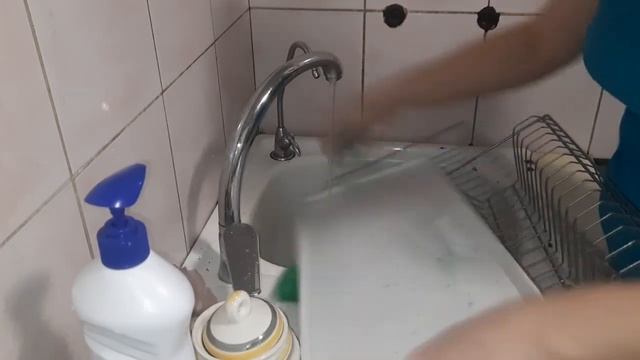 ГЕНЕРАЛЬНАЯ УБОРКА НА ГРЯЗНОЙ КУХНИ. УБОРКА ПОСЛЕ ПРАЗДНИКОВ. ЖИЗНЬ В ХРУЩЕВКЕ смотреть онлайн