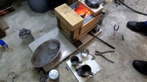 Плавильный горн. Плавка алюминия.