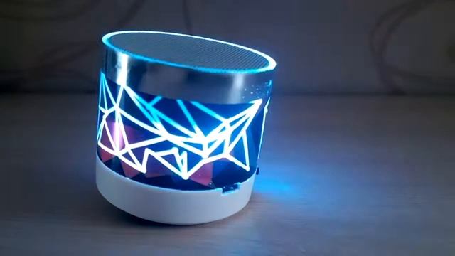 Bass test mini speaker TH-S10U (светящаяся) смотреть онлайн