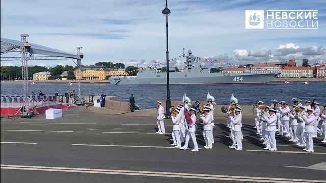 Генеральная репетиция Военно-морского парада проходит в Петербурге смотреть онлайн