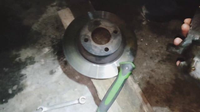 обслуживание тормозного суппорта Ауди 80 б4 @Audi @Do_not_brake смотреть онлайн