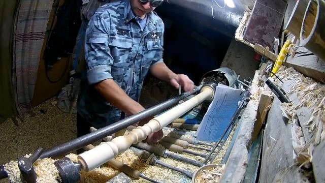Точу балясину из сосны и рассказываю небольшую информацию про нож смотреть онлайн