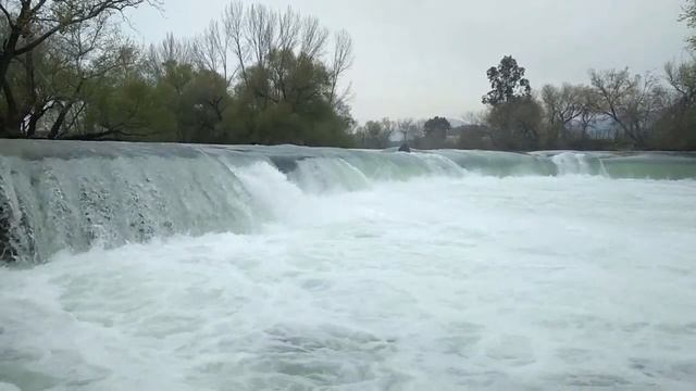 Турция. Сиде. Потрясающее зрелище - водопад в Манавгате, март 2020 года. смотреть онлайн