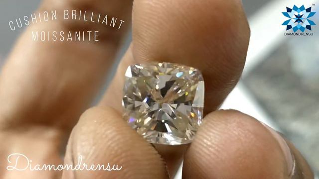 Cushion Brilliant cut Off White Yellow color Loose Moissanite смотреть онлайн