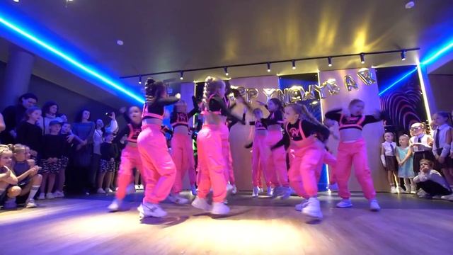 Детская Новогодняя вечеринка DS ONE WAY 2023 (Детки 9-12 лет) смотреть онлайн