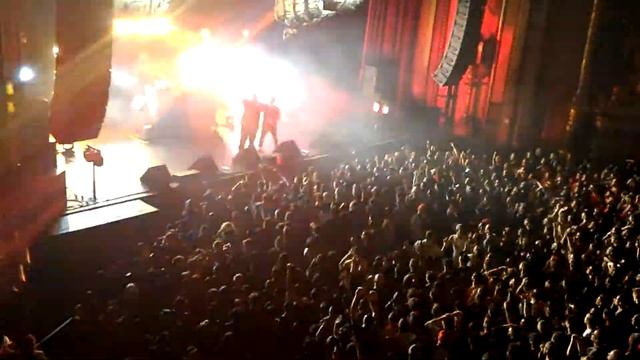 Run The Jewels - Close Your Eyes (Live) смотреть онлайн