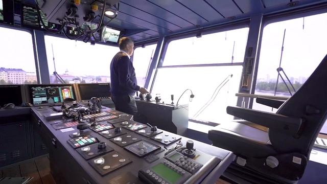 LNG-powered icebreaker Polaris - Interview with Captain Pasi Järvelin смотреть онлайн