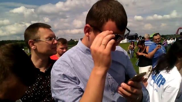 Жириновский поймал ЗОЛОТУЮ РЫБКУ и она почему то упала мне в ноги и я до неё дотронулся vovan cosmo смотреть онлайн