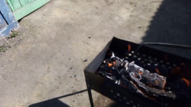 ЖАРЮ ШАШЛЫКИ смотреть онлайн