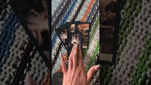 Таро онлайн. Что у него с соперницей? смотреть онлайн