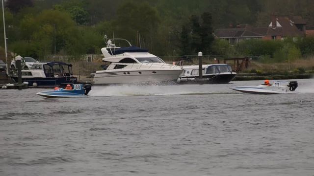 LOBMBC May bank holiday Powerboat Racing highlights смотреть онлайн